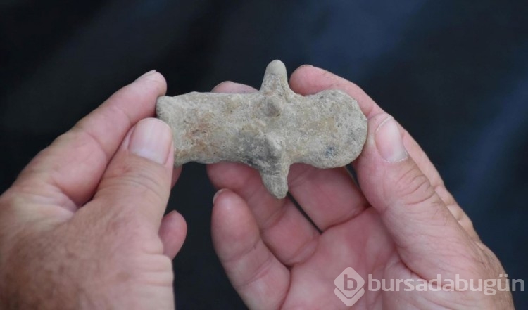 İzmir'de 5 bin yıllık tanrıça heykelciği bulundu
