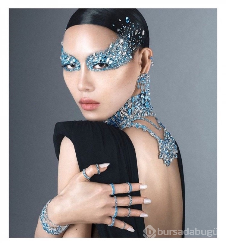 Swarovski'nin kozmik temalı 2023 Noel koleksiyonu