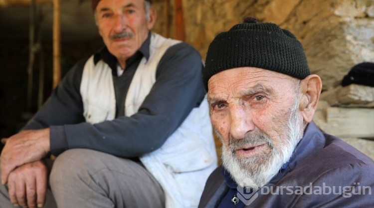 Cumhuriyet ile yaşıt olan Bitlisli çınarlar, zor şartlarda geçen yılları unutamıyor

