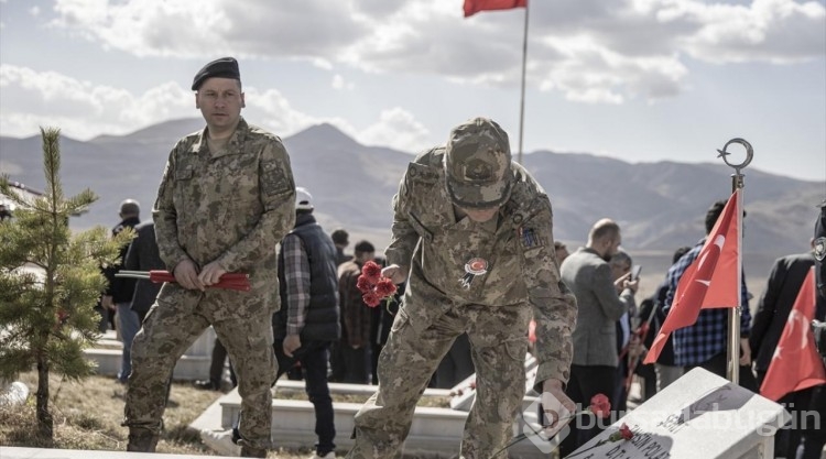 PKK'lı teröristlerin katlettiği 33 Yavi şehidi mezarları başında anıldı
