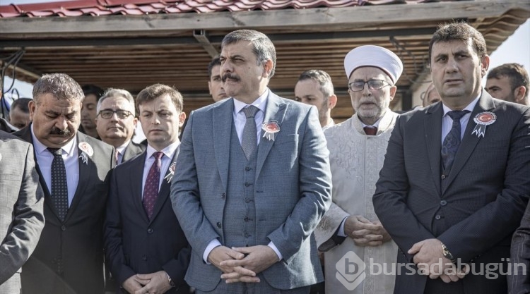 PKK'lı teröristlerin katlettiği 33 Yavi şehidi mezarları başında anıldı
