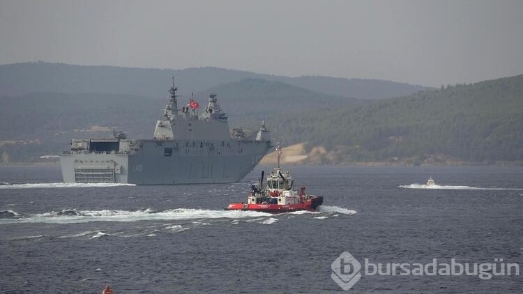TCG Anadolu, Çanakkale Boğazı'ndan geçti
