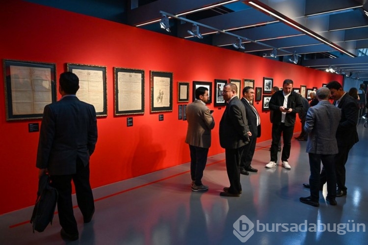 Atatürk'ün az bilinen fotoğrafları ve özel eşyaları İzmir'de sergilenecek
