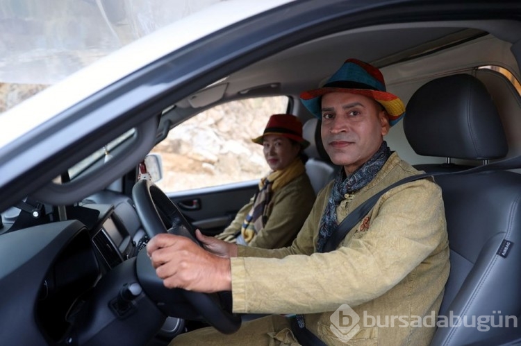 Güney Kore'den "Hayat bu değil" düşüncesiyle yola çıkan çift, karavanla dünyayı turluyor
