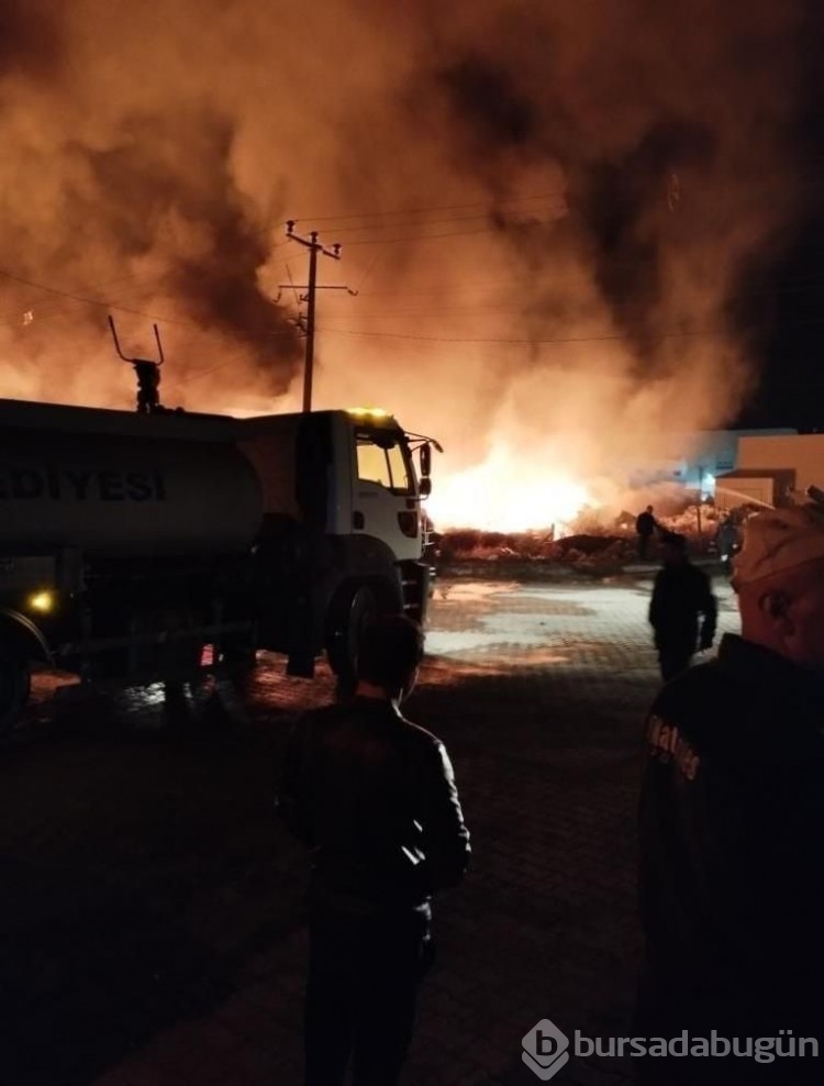 Niğde'de geri dönüşüm fabrikasında yangın!