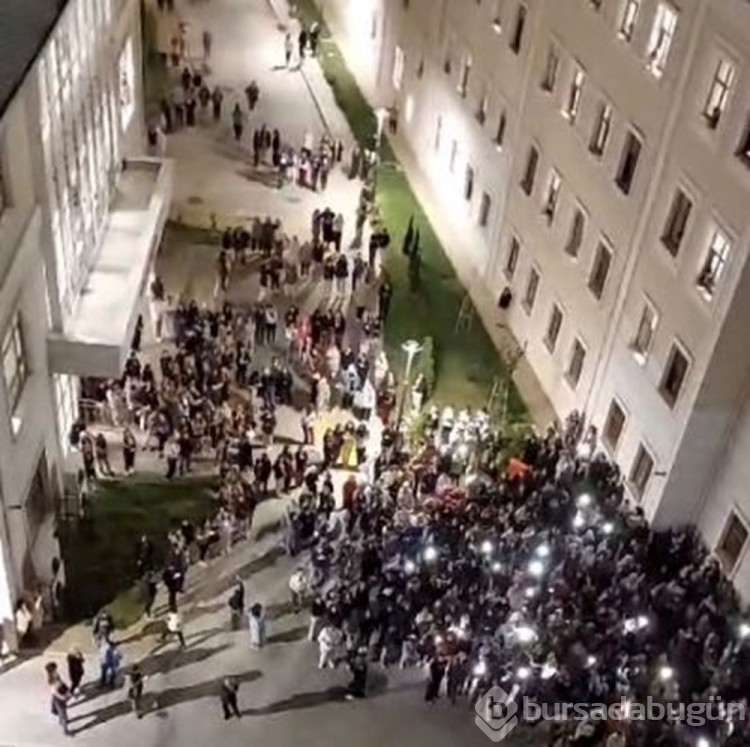 KYK yurdundaki asansör faciasının ardından öğrencilerden protesto
