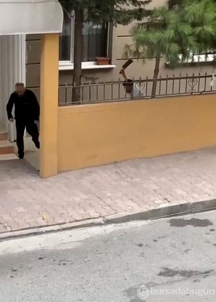 Esenyurt'ta emlakçıya satırlı saldırı
