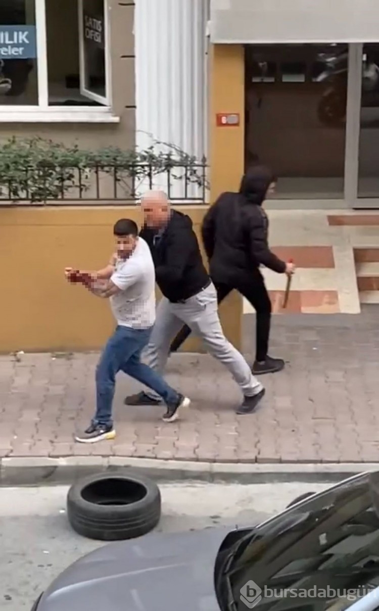 Esenyurt'ta emlakçıya satırlı saldırı
