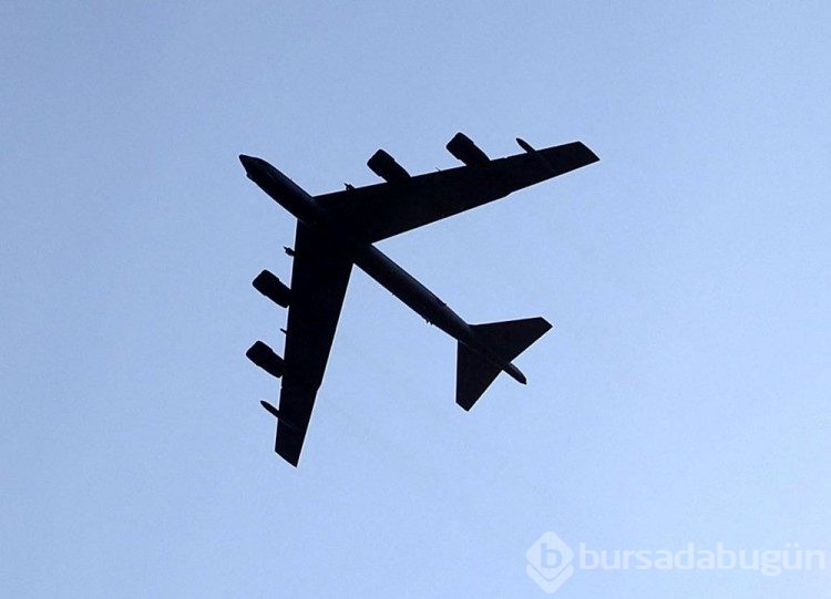 Çin jeti, ABD bombardıman uçağına 3 metre yaklaştı
