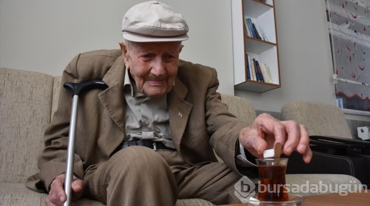 Sivrihisarlı 100 yaşındaki Mehmet amca, Atatürk ile konuştuğu günü unutamıyor

