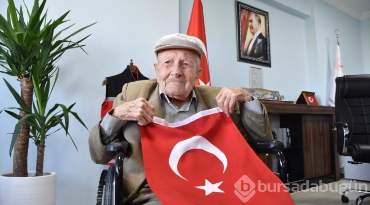 Sivrihisarlı 100 yaşındaki Mehmet amca, Atatürk ile konuştuğu günü unutamıyor

