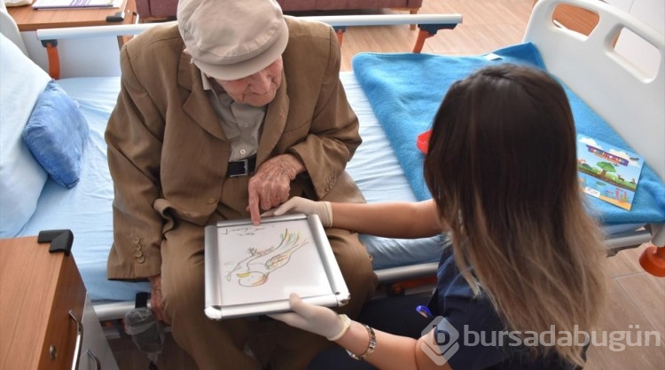 Sivrihisarlı 100 yaşındaki Mehmet amca, Atatürk ile konuştuğu günü unutamıyor
