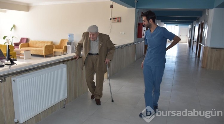 Sivrihisarlı 100 yaşındaki Mehmet amca, Atatürk ile konuştuğu günü unutamıyor

