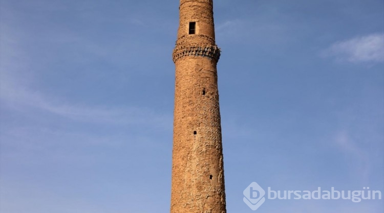 Afganistan'daki depremlerde tarihi yapılar da hasar gördü