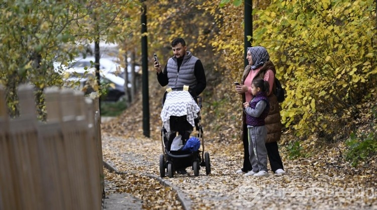 Karagöl Tabiat Parkı sonbahar renklerine büründü
