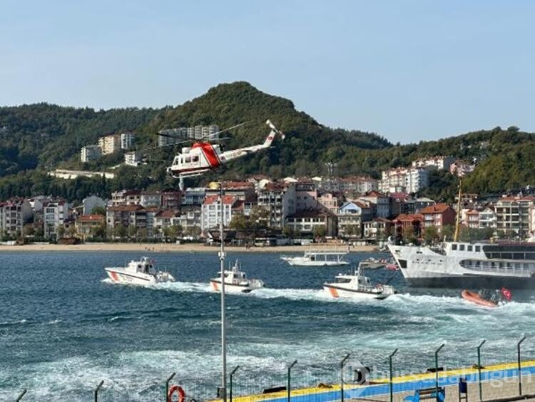 Bartın'da Sahil Güvenlik Grup Komutanlığı'ndan '100'üncü yıl' gösterisi
