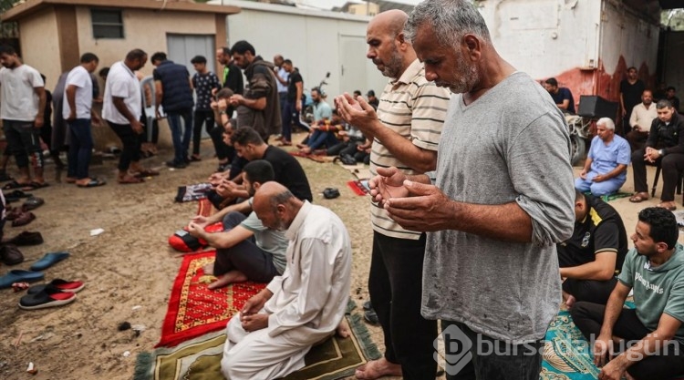 Gazze'deki Nasır Hastanesi'nde cuma namazı kılındı
