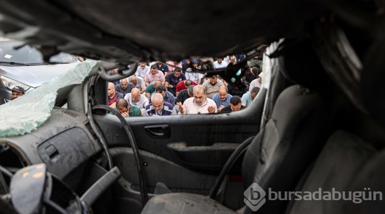 Gazze'deki Nasır Hastanesi'nde cuma namazı kılındı
