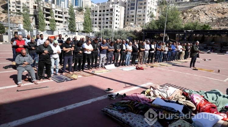 Batı Şeria'da mahsur kalan Gazzeli işçiler, ucunda ölüm de olsa ailelerinin yanına dönmek istiyor
