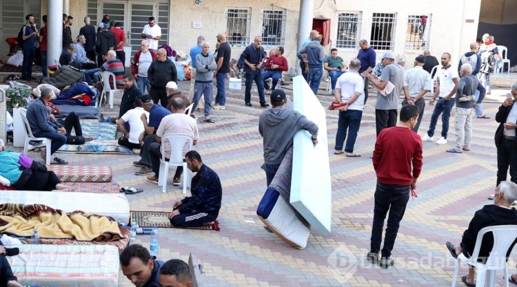 Batı Şeria'da mahsur kalan Gazzeli işçiler, ucunda ölüm de olsa ailelerinin yanına dönmek istiyor
