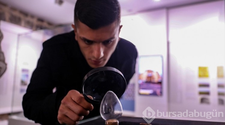 Diyarbakır Müzesi incir çekirdeğine işlenen Türk bayrağına ev sahipliği yapıyor

