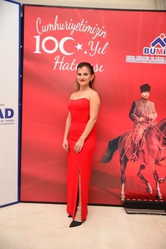 Cumhuriyet kadınlarından 100. yılda anlamlı buluşma