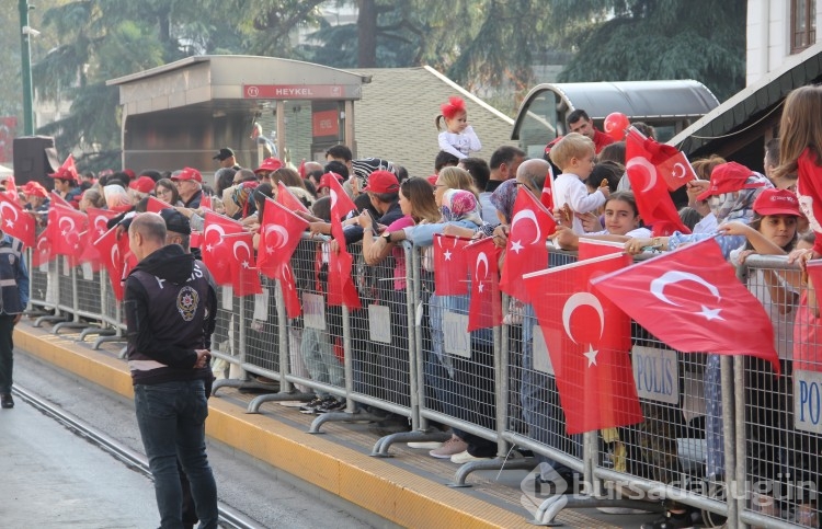 Cumhuriyet'in 100. Yılında Bursa'da Kutlamalardan Renkli Kareler Foto ...