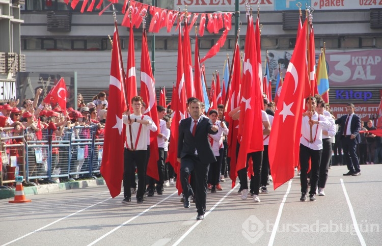 Cumhuriyet'in 100. yılında Bursa'da kutlamalardan renkli kareler 