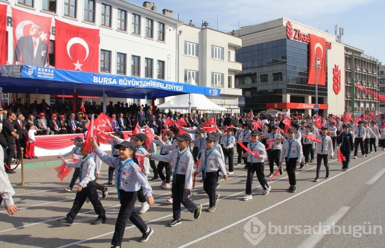 Cumhuriyet'in 100. yılında Bursa'da kutlamalardan renkli kareler 