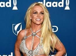 Britney Spears, son pozuyla şoke etti! Çırılçıplak poz