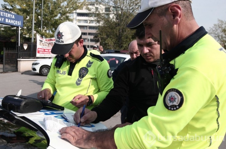 Bursa'da aday sürücü emniyet kemerini takmadığı için ceza aldı