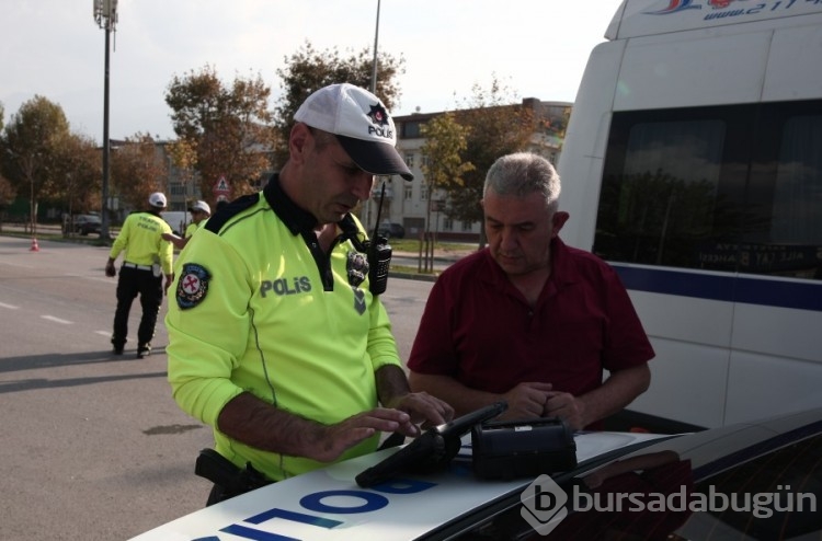 Bursa'da Aday Sürücü Emniyet Kemerini Takmadığı Için Ceza Aldı Foto ...