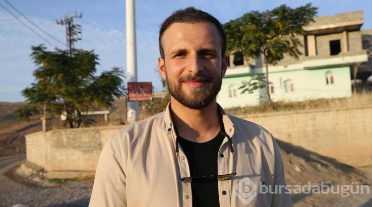 Teröre 11 şehit veren Bayraktepe köyünde 150 metrekarelik Türk bayrağı göndere çekildi