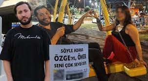 1 kamyon gül yolladı, 10 bin ilan bastırdı! 5 yıllık ilişki 5 dakika bitti