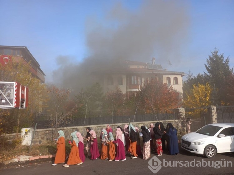 Kız Kur'an kursunda yangın: 6 çocuk dumandan etkilendi
