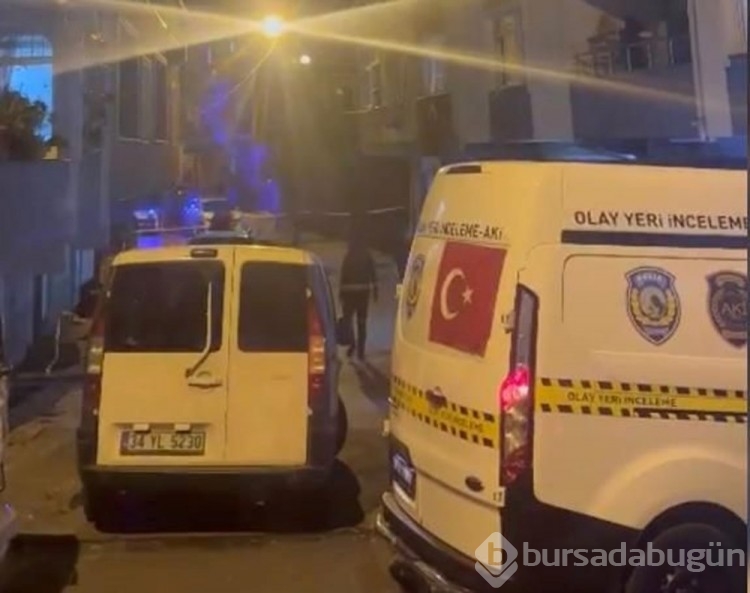 Bağcılar'da motosikletli saldırganlar ateş açtı: 1'i ağır 3 yaralı