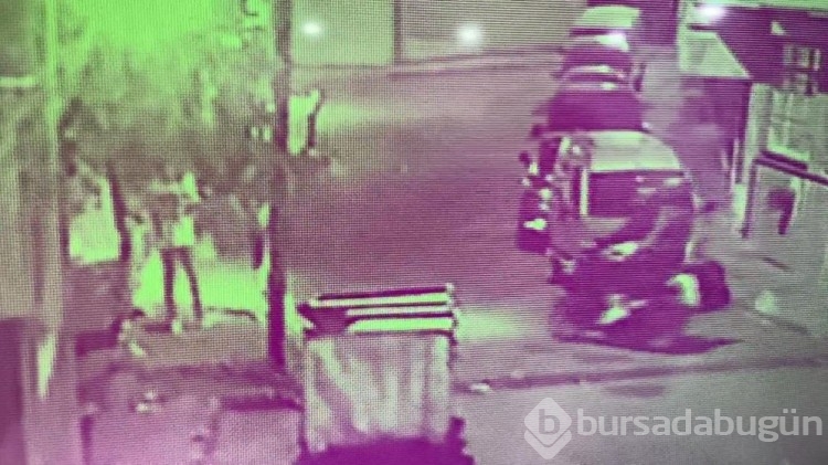 Bağcılar'da motosikletli saldırganlar ateş açtı: 1'i ağır 3 yaralı