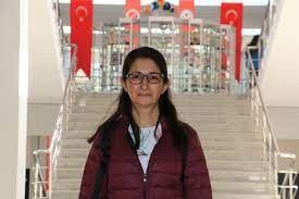54 yaşındaki depremzede kadın üniversiteye başladı