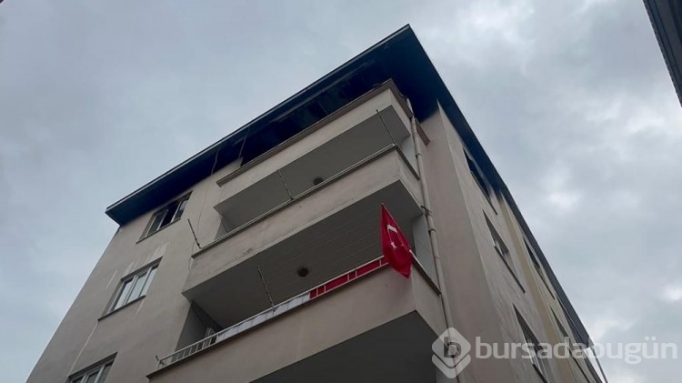 Sinir krizi geçirip, evi ateşe verdi
