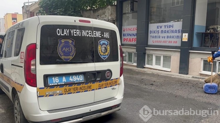Sinir krizi geçirip, evi ateşe verdi
