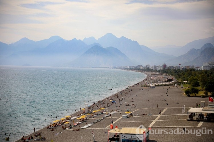 Antalya'da kasım ayında yazdan kalma gün
