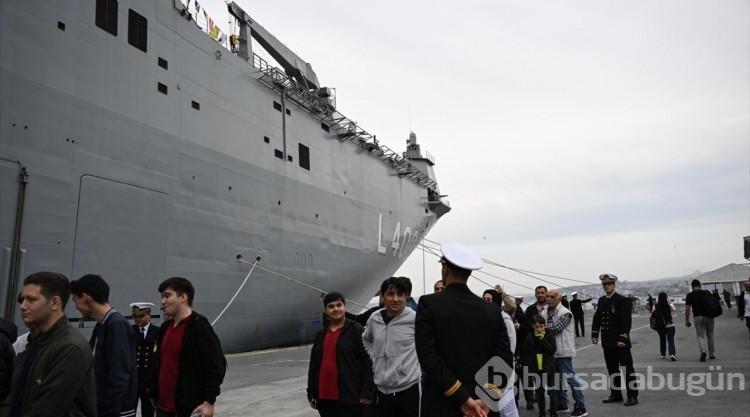 TCG Anadolu, İstanbul'da ziyarete açıldı
