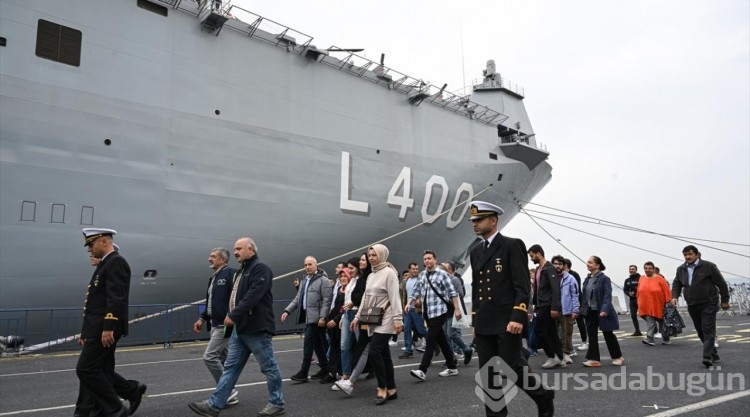 TCG Anadolu, İstanbul'da ziyarete açıldı
