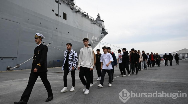 TCG Anadolu, İstanbul'da ziyarete açıldı
