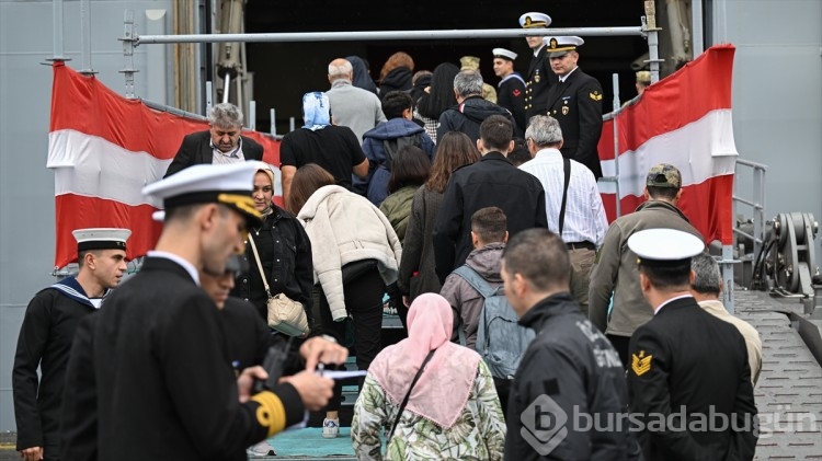 TCG Anadolu, İstanbul'da ziyarete açıldı
