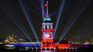 Kırmızı beyazlı ışık gösterileri 10 Kasım'a kadar devam edecek