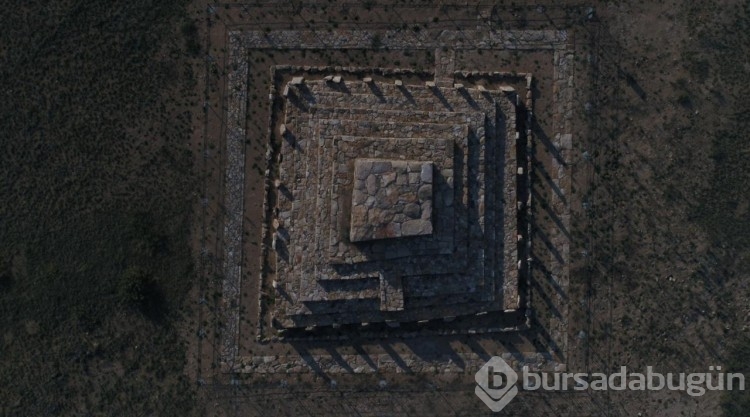 Tarihi keşif: İşte 3 bin 400 yıllık Türk piramidinin fotoğrafları
