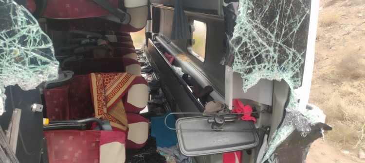 Kayseri'de yolcu midibüsü devrildi: 14 yaralı
