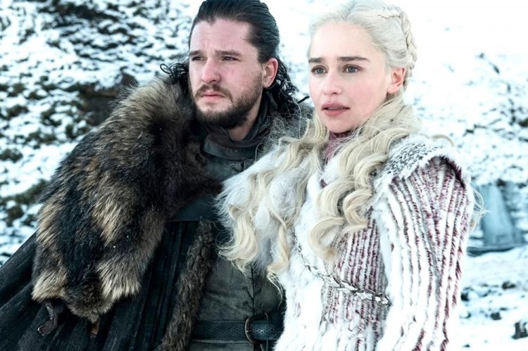 Game of Thrones yıldızı Emilia Clarke: Ölmekten çok kovulmaktan korktum

