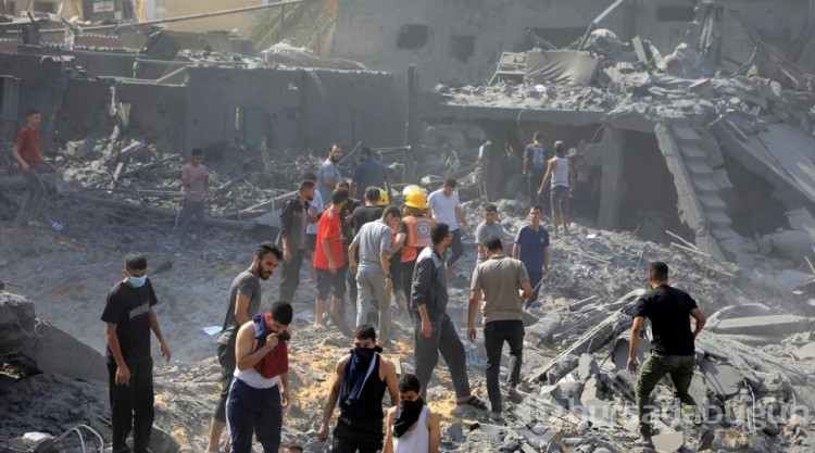 İsrail, Gazze'nin kuzeyindeki Cibaliya Mülteci Kampı'nı yine vurdu
